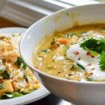 Soupe thaï au poulet et lait de coco : une recette exotique et douce à savourer