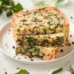 Avec cette recette de cake salé aux herbes fraîches, tout le monde en redemande