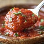 Cette astuce de chef donne un goût incroyable à votre sauce tomate en 1 minute