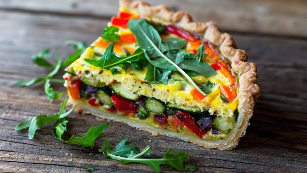 Cette quiche sans pâte aux légumes de saison sauve tous mes déjeuners de mai